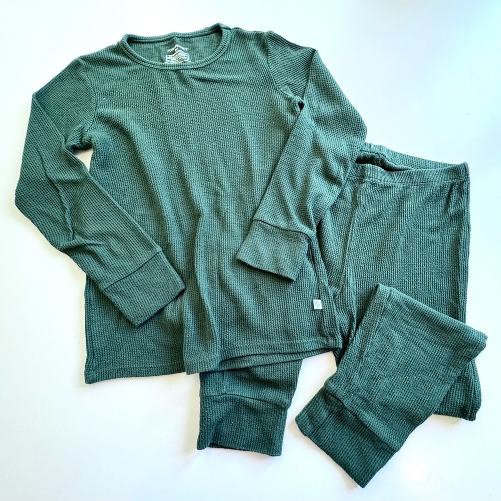 Green waffle Posh Peanut pajamas size 8